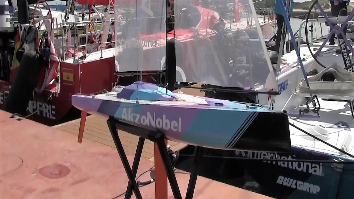 houten surfen regering VOLVO OCEAN RACER IN MINIATUUR - watersport-tv