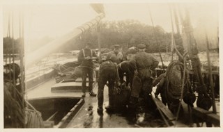 Bemanning a.b. 'Korneliske Ykes' in Humlebaek (DK) - 1927