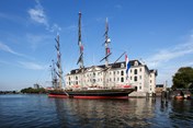 Clipper-Stad-Amsterdam-bij-Het-Scheepvaartmuseum